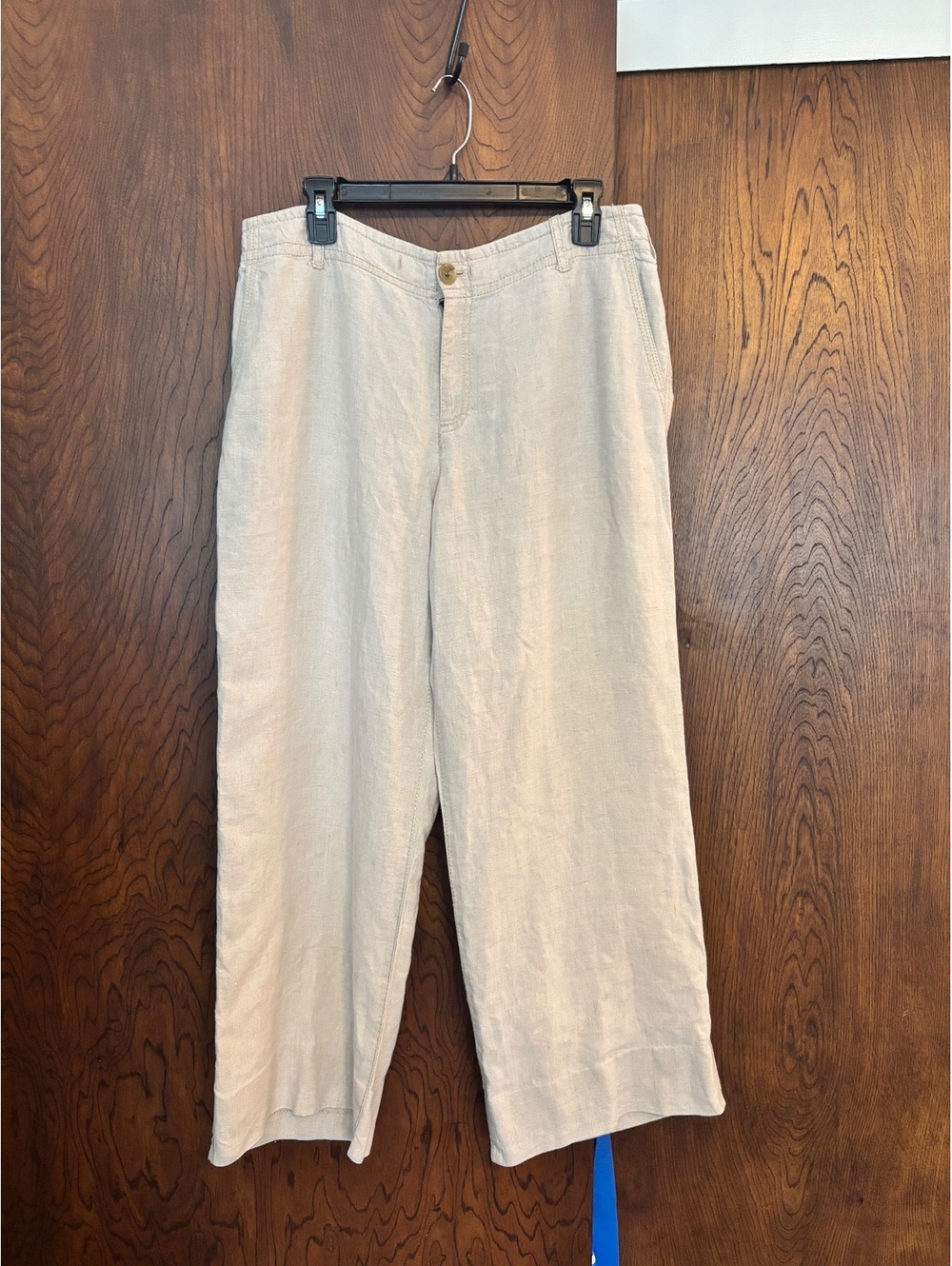 Light Beige Linen Wide-Leg Pants with Buttoned Back Pockets